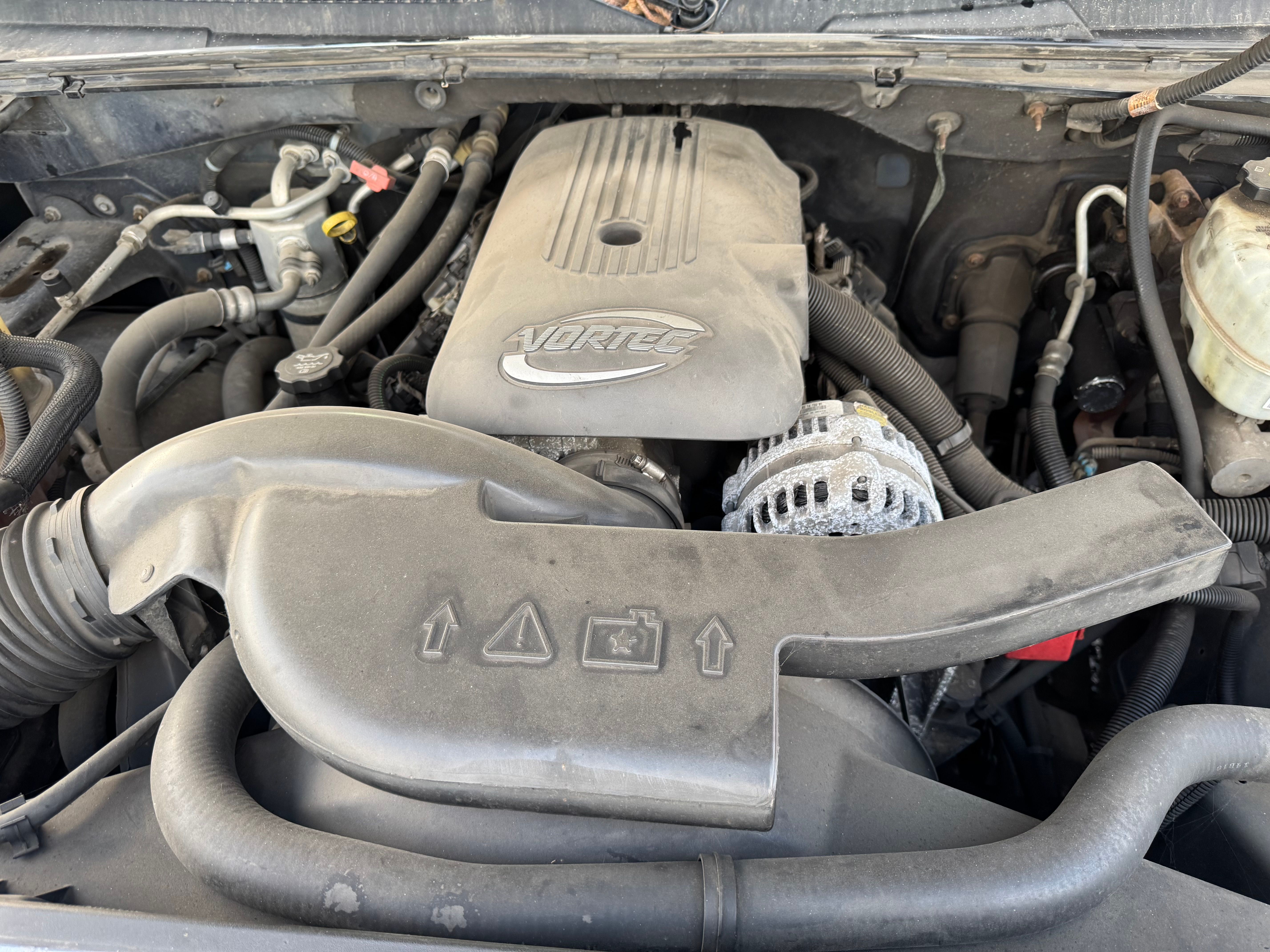 Used 2004 Chevrolet Tahoe LS w/ Preferred Equipment Group RWD image 17