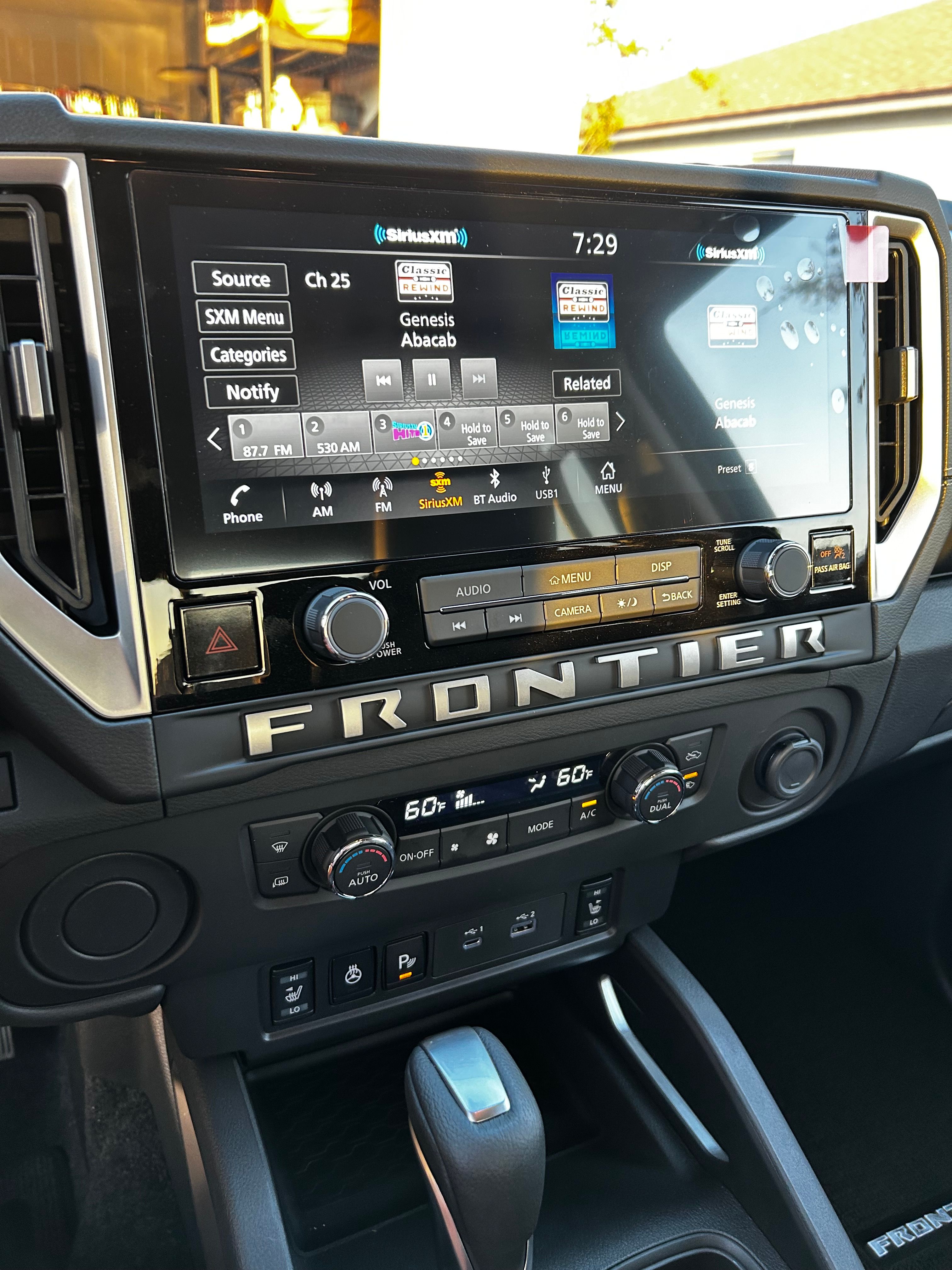 Used 2025 Nissan Frontier SV w/ SV Convenience Package RWD image 15