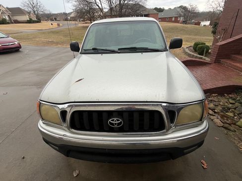 Used 2004 Toyota Tacoma PreRunner image 4