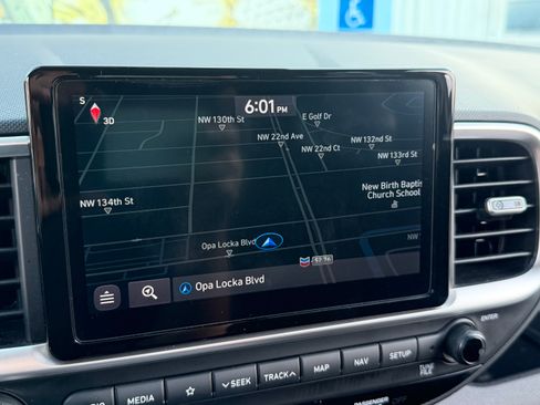 Used 2021 Hyundai Venue SE FWD image 17