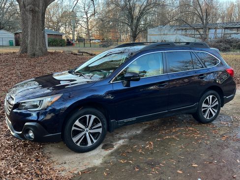 Used 2018 Subaru Outback 3.6R Limited AWD/4WD image 1