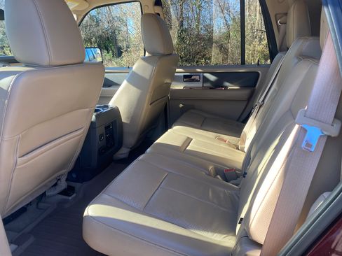 Used 2012 Ford Expedition XLT image 13
