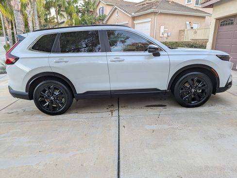 Used 2024 Honda CR-V Sport Touring image 10