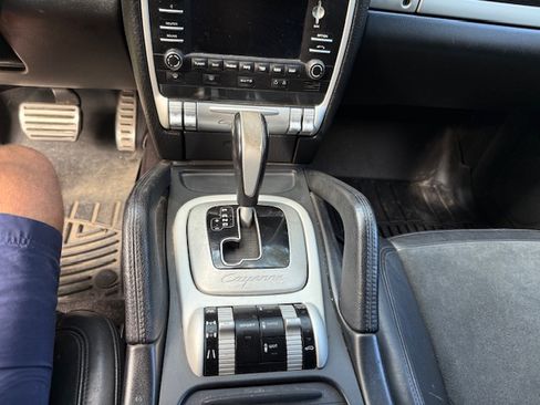Used 2010 Porsche Cayenne GTS image 13