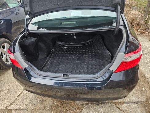 Used 2015 Toyota Camry LE image 10