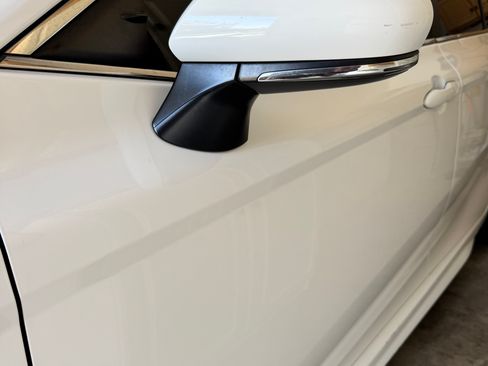 Used 2018 Toyota Camry SE w/ Convenience Package FWD image 10