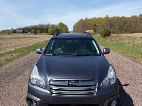 Used 2014 Subaru Outback 2.5i Limited AWD/4WD image 4