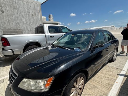 Used 2010 Hyundai Sonata Limited FWD image 2