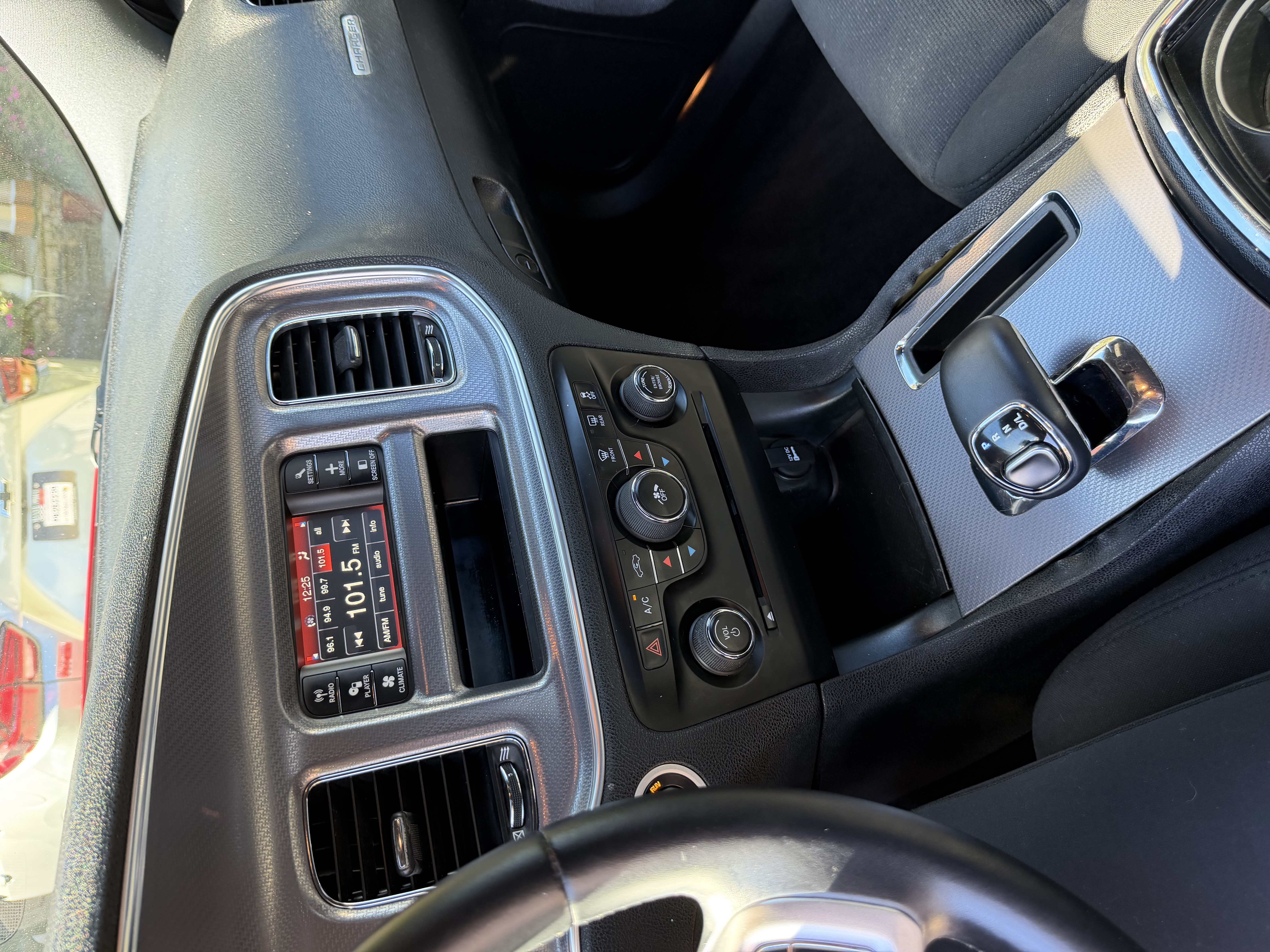 Used 2014 Dodge Charger SE RWD image 21
