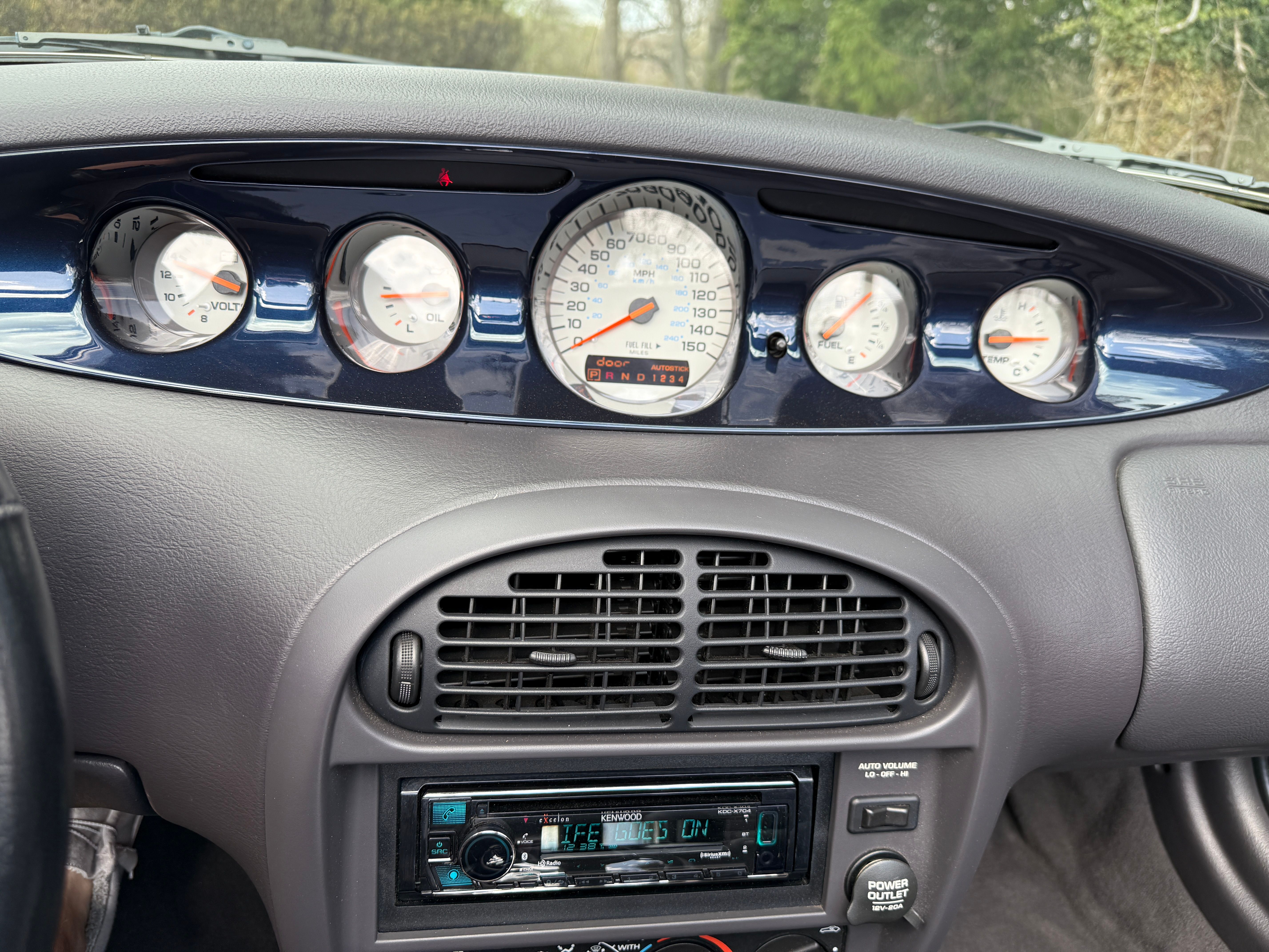Used 2001 Chrysler Prowler RWD image 16