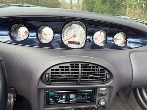 Used 2001 Chrysler Prowler RWD image 17