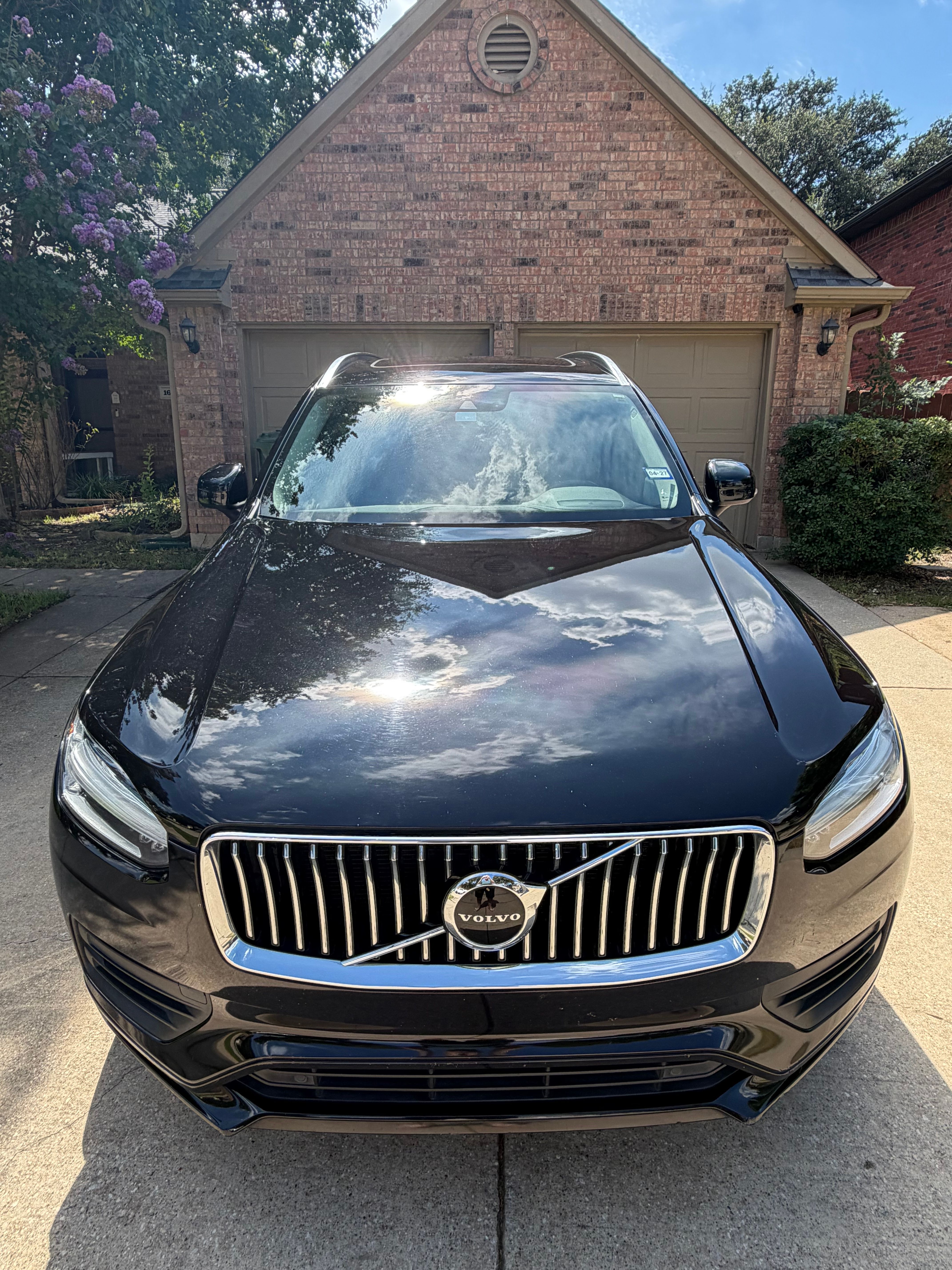 Used 2020 Volvo XC90 T6 Momentum w/ Protection Package AWD/4WD image 2