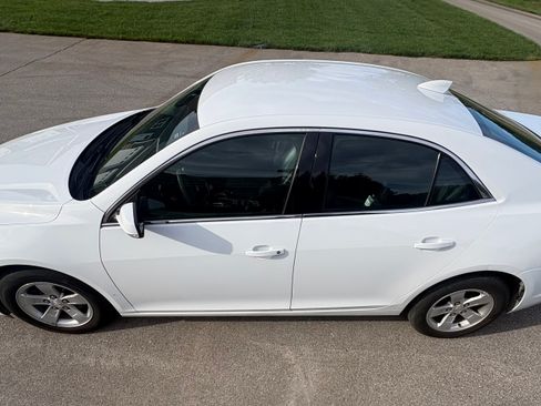 Used 2016 Chevrolet Malibu LT FWD image 1