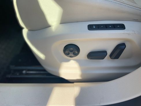Used 2013 Volkswagen Tiguan SEL AWD/4WD image 8
