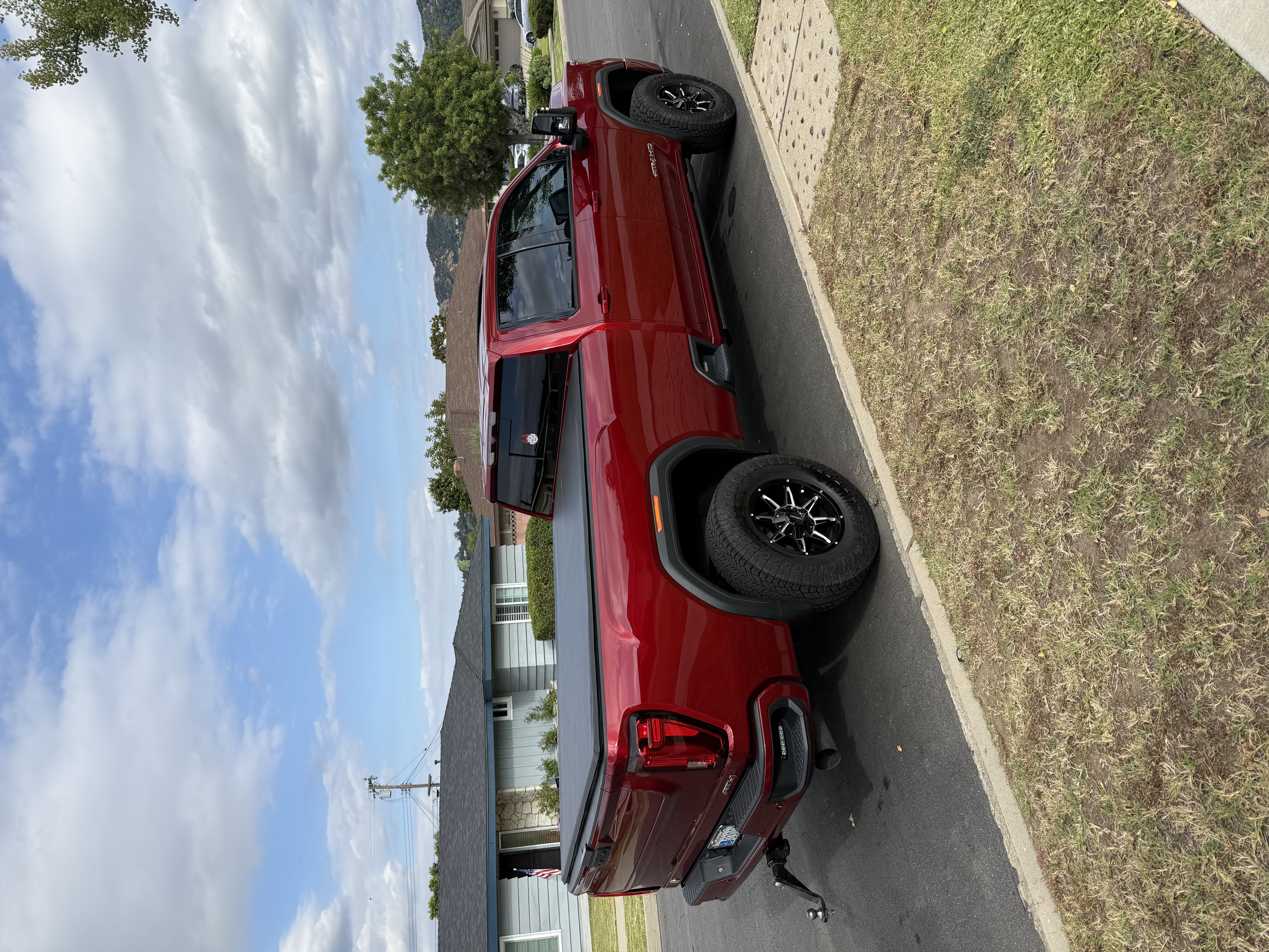 Used 2023 GMC Sierra 3500 AT4 w/ AT4 Preferred Package AWD/4WD image 5