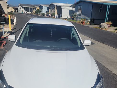 Used 2018 Nissan Sentra S image 1