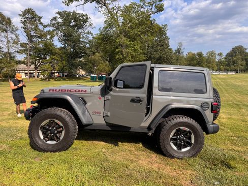 Used 2018 Jeep Wrangler Rubicon AWD/4WD image 4
