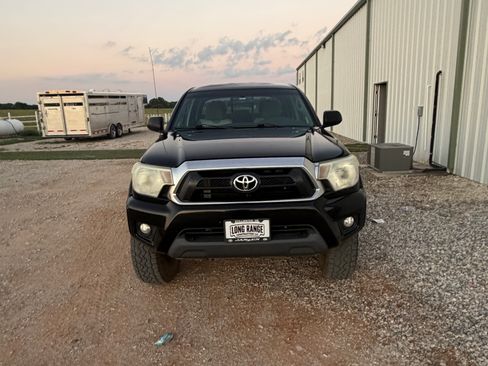 Used 2015 Toyota Tacoma 4x4 Double Cab w/ SR5 Package image 6