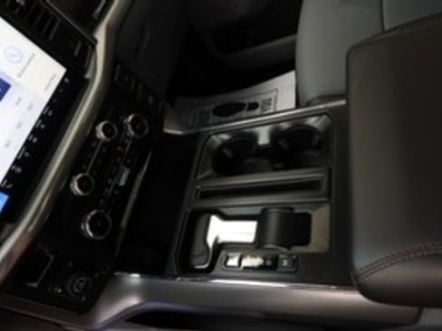 Used 2025 Ford F150 Lariat w/ Equipment Group 501A Mid image 12