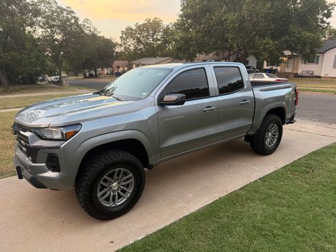 Used 2025 Chevrolet Colorado LT image 5