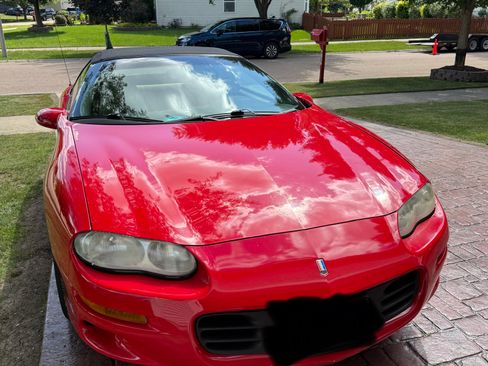 Used 2001 Chevrolet Camaro LT image 2