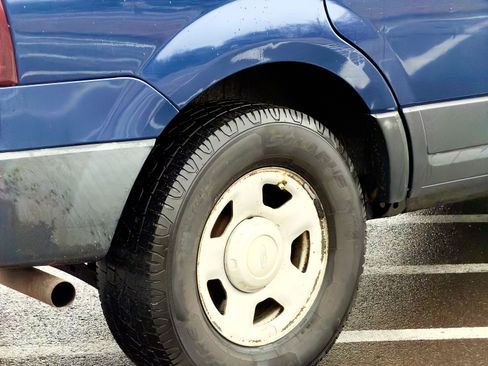 Used 2011 Ford Expedition XL image 22