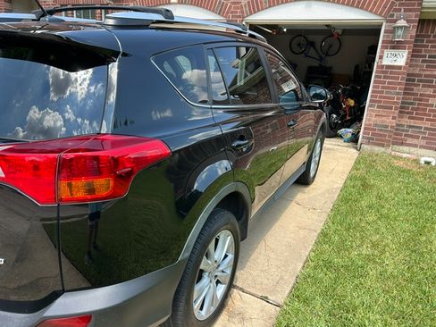 Used 2013 Toyota RAV4 Limited AWD/4WD image 5