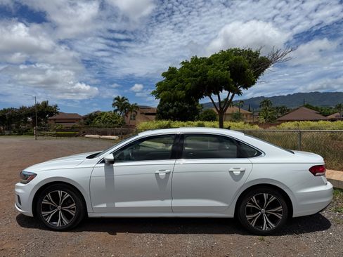 Used 2021 Volkswagen Passat 2.0T SE FWD image 14