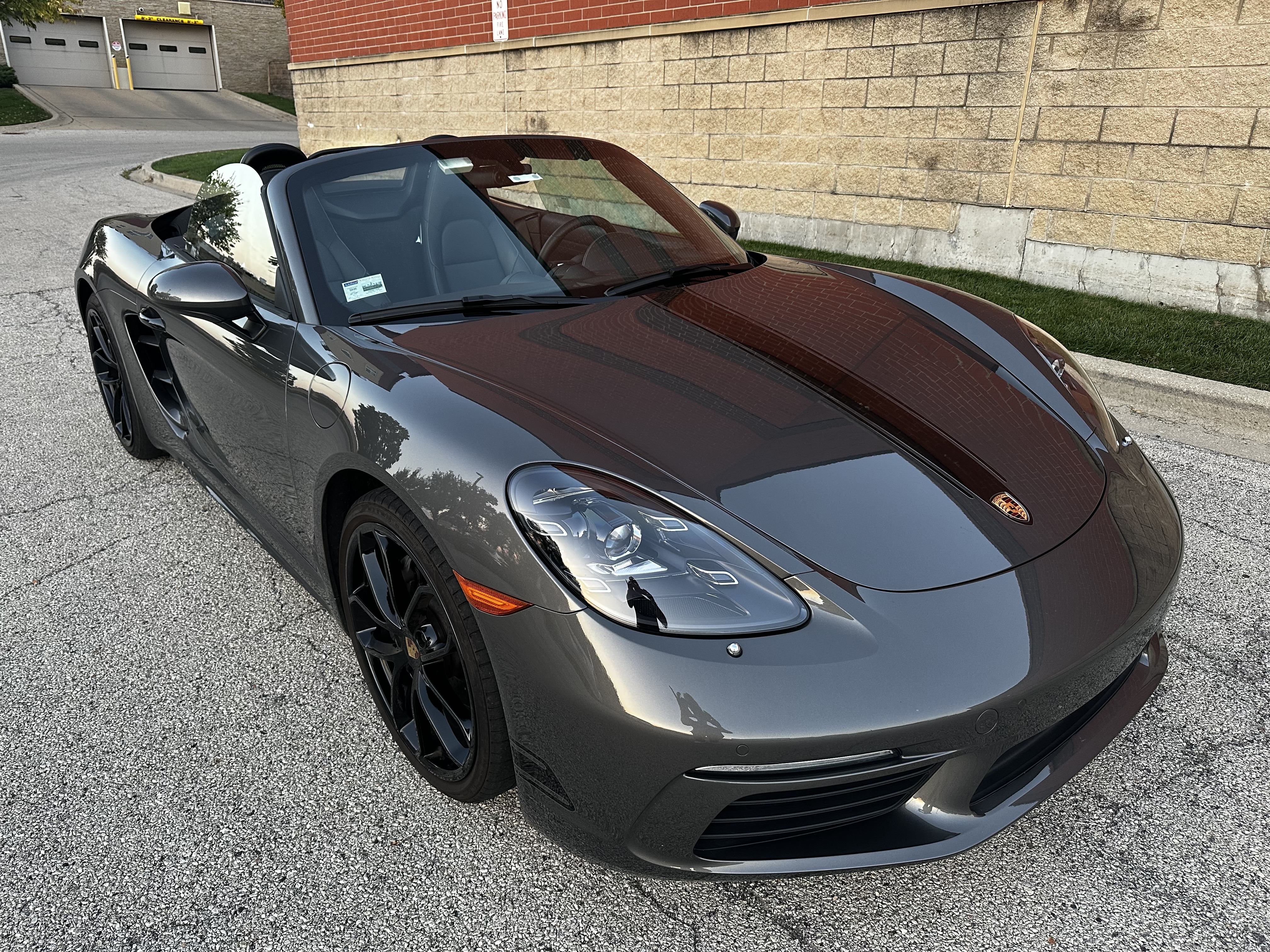 Used 2024 Porsche 718 Boxster RWD image 1