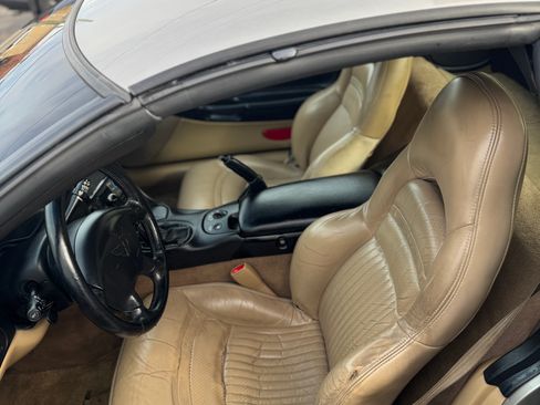 Used 1999 Chevrolet Corvette Coupe w/ Memory Pkg image 10