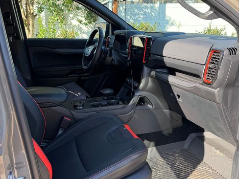 Used 2025 Ford Ranger Raptor image 9