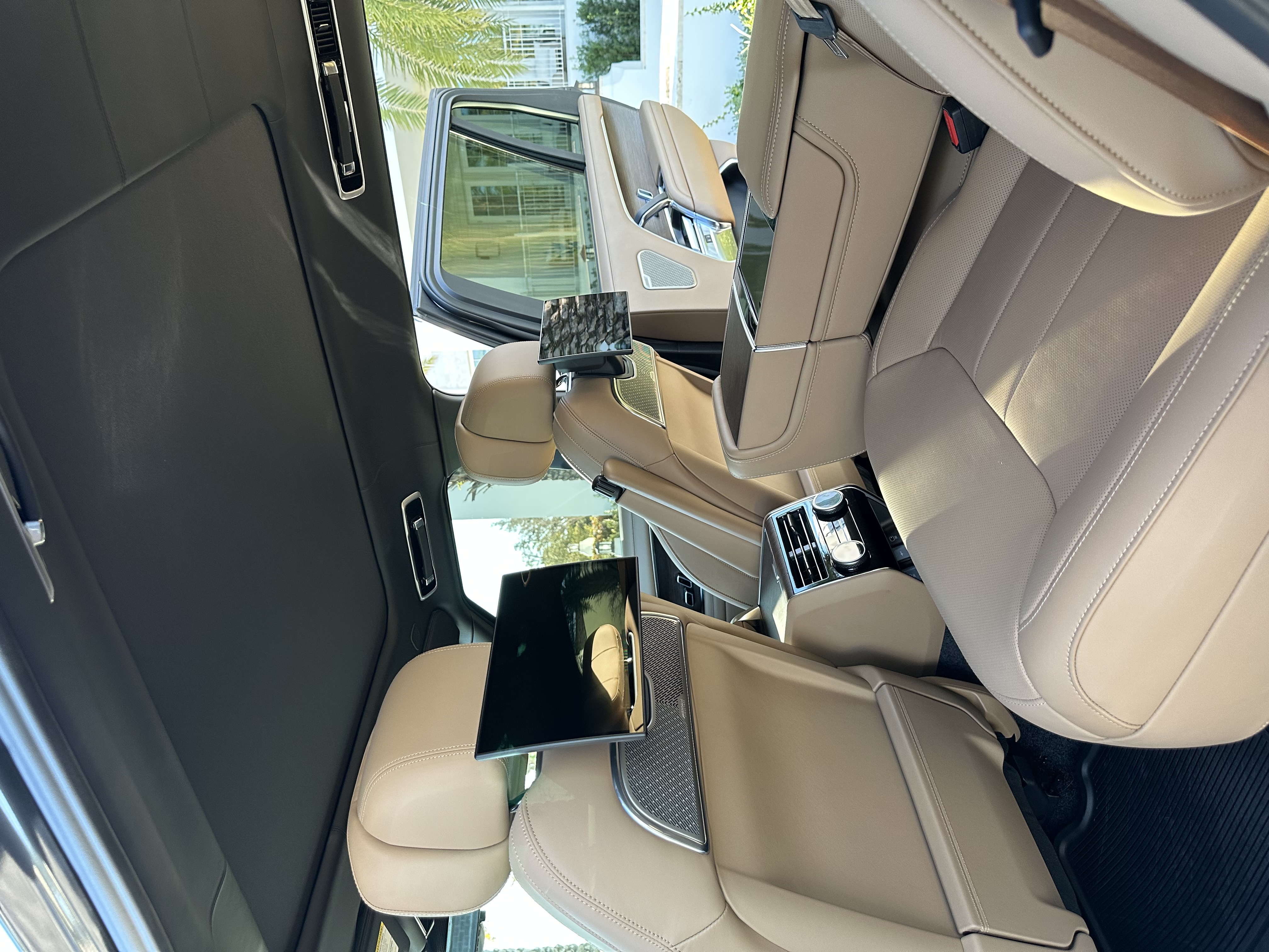 Used 2024 Land Rover Range Rover Long Wheelbase Autobiography AWD/4WD image 9