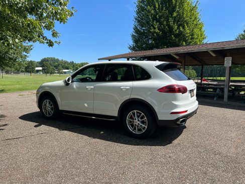 Used 2015 Porsche Cayenne Diesel image 6