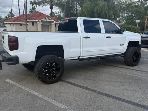Used 2017 Chevrolet Silverado 1500 LT w/ Texas Edition image 9