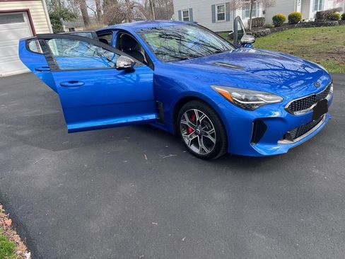 Used 2018 Kia Stinger GT image 2