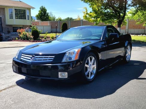 Used 2006 Cadillac XLR image 13
