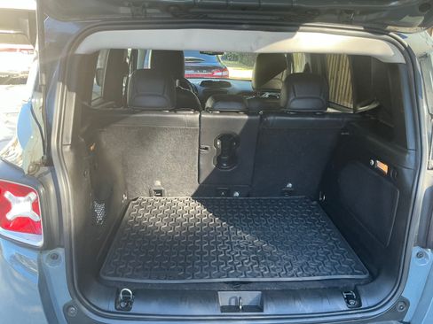 Used 2017 Jeep Renegade Limited image 9