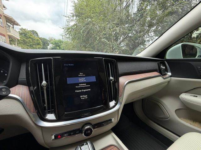 Used 2020 Volvo V60 T5 Cross Country w/ Protection Package Premier AWD/4WD image 10