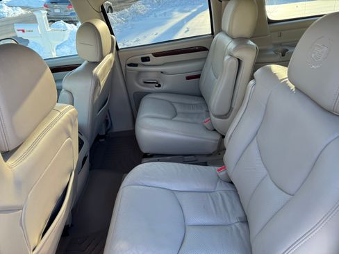 Used 2004 Cadillac Escalade ESV Platinum image 13