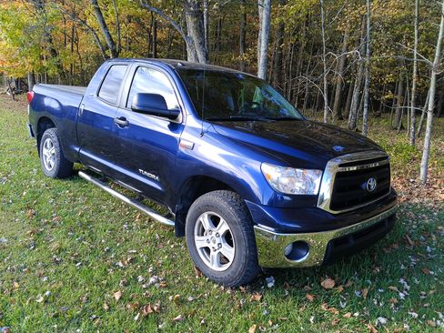 Used 2010 Toyota Tundra 4x4 Double Cab w/ SR5 Pkg image 5