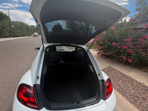 Used 2017 Volkswagen Beetle 1.8T S FWD image 13