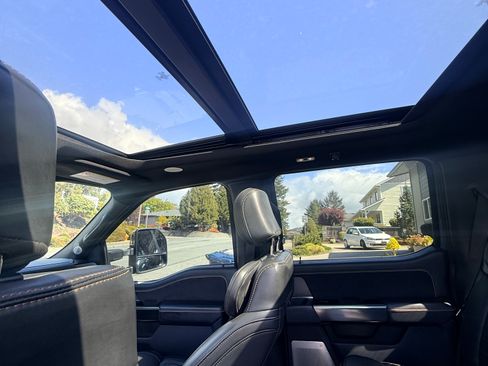 Used 2023 Ford F450 Platinum w/ FX4 Off-Road Package image 15