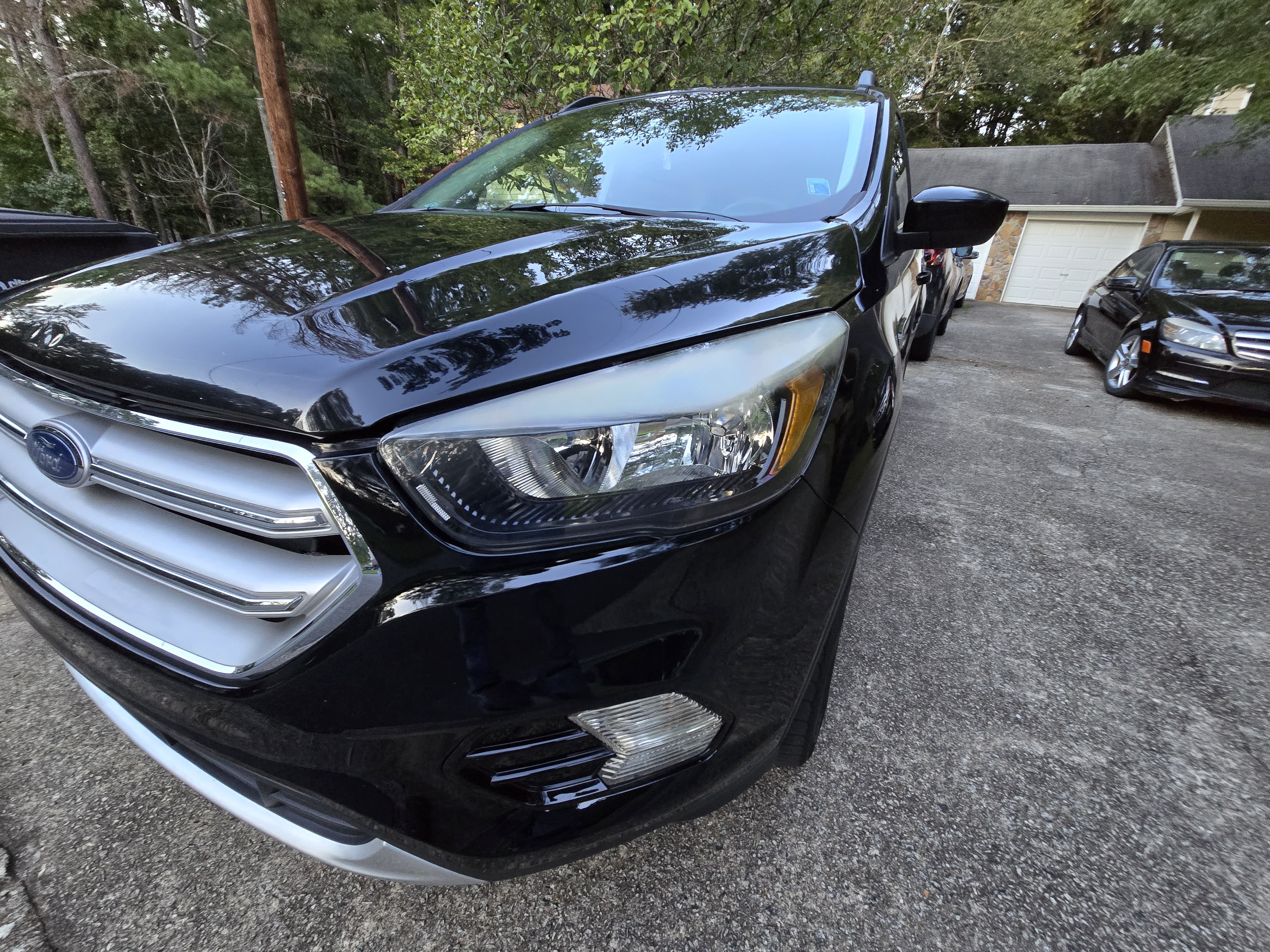Used 2018 Ford Escape SE AWD/4WD image 2