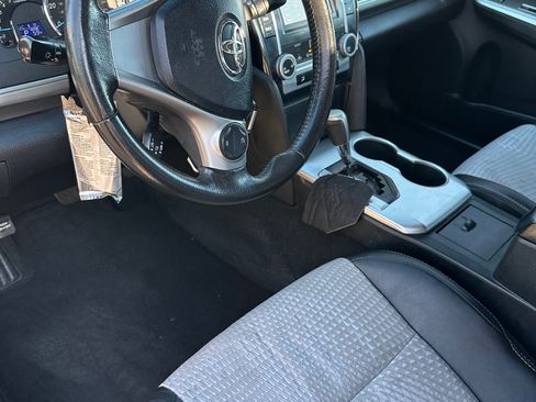 Used 2012 Toyota Camry SE image 10