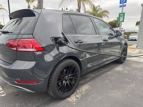 Used 2019 Volkswagen e-Golf SEL Premium image 5