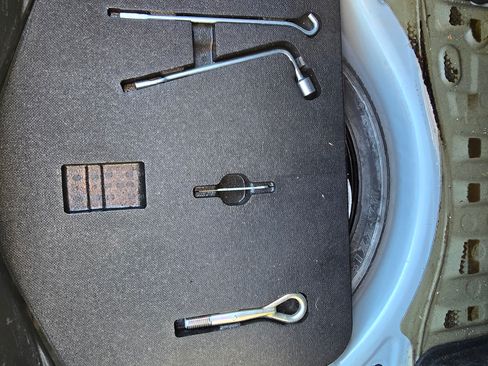 Used 2012 INFINITI G37 Sport image 15