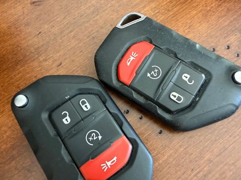 Used 2020 Jeep Wrangler Unlimited Sahara w/ Uconnect 4C Nav & Sound Group AWD/4WD image 14