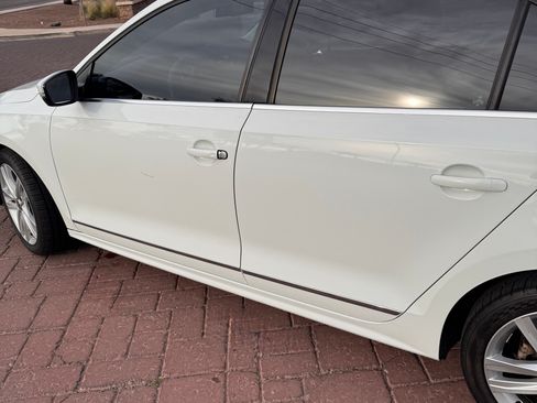 Used 2017 Volkswagen Jetta SEL image 2