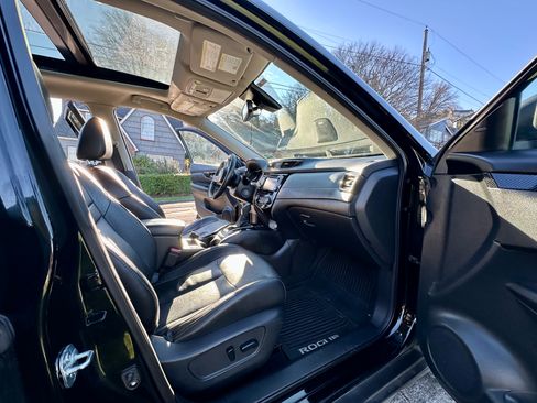 Used 2019 Nissan Rogue SL w/ Premium Package image 13