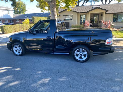 Used 2004 Ford F150 Lightning image 6